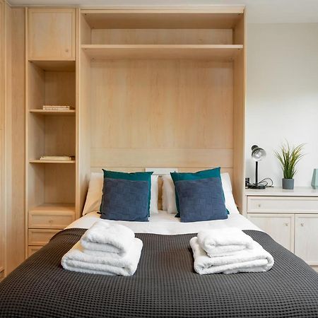 Capital Sloane Street Studio With Balcony London Exterior foto