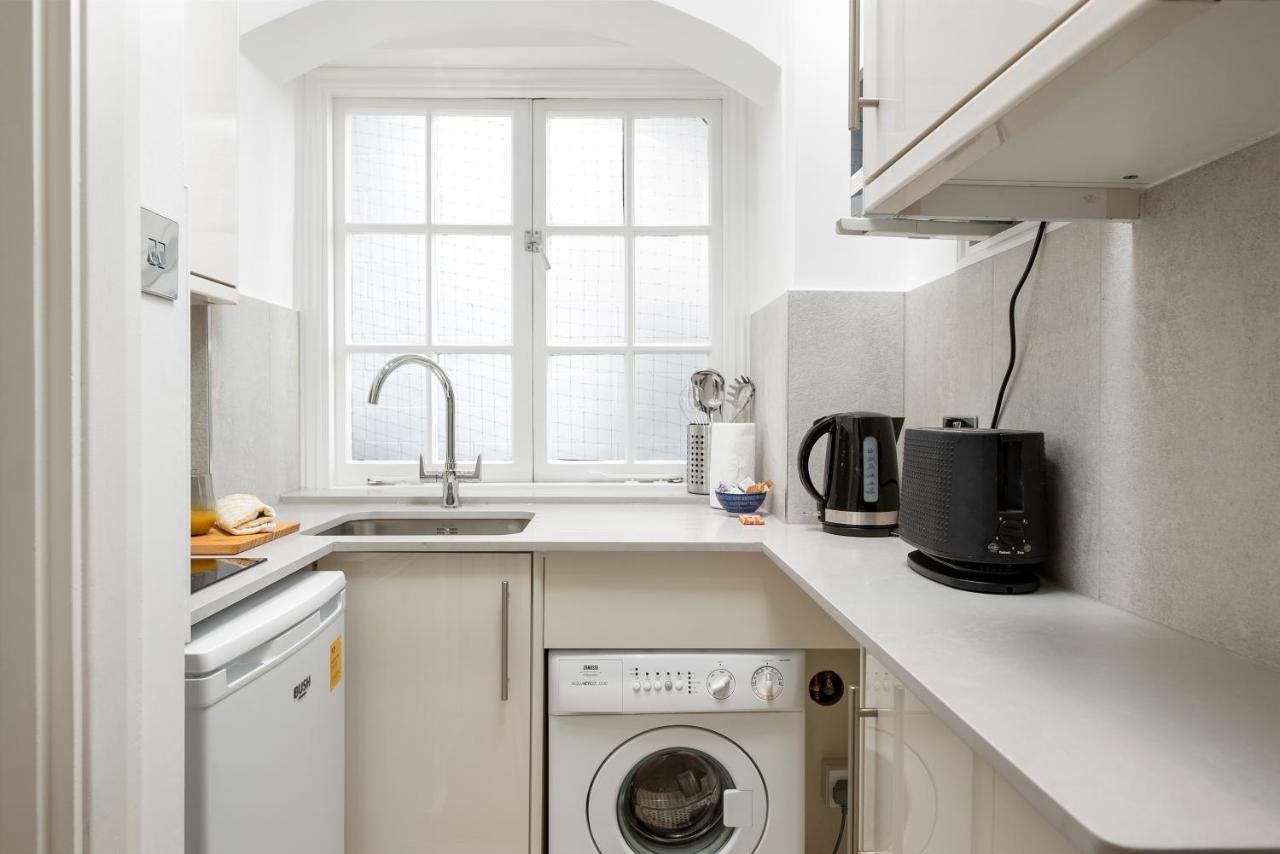 Capital Sloane Street Studio With Balcony London Exterior foto